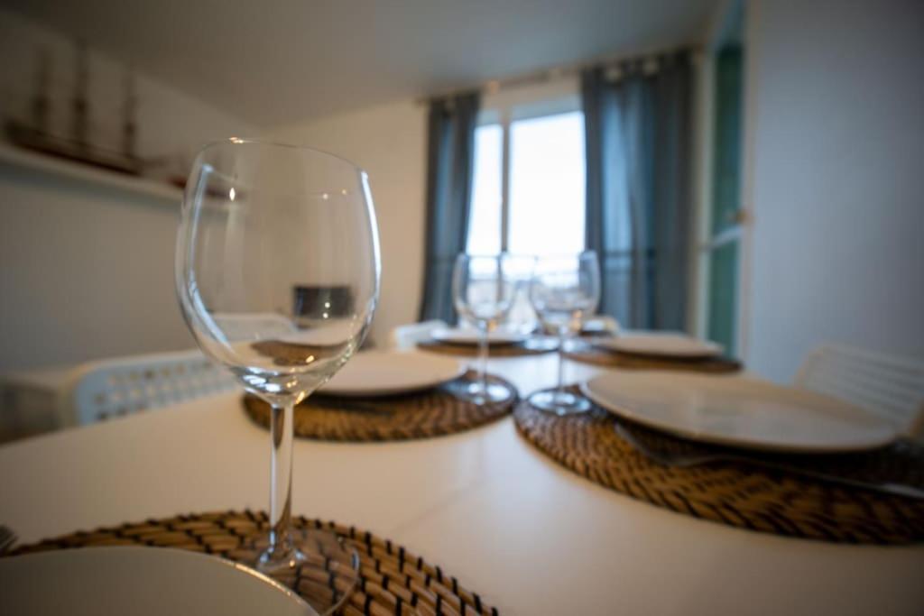 Fully Equipped Apartment Balcony Sleeps 7 Wifi Marseille Extérieur photo